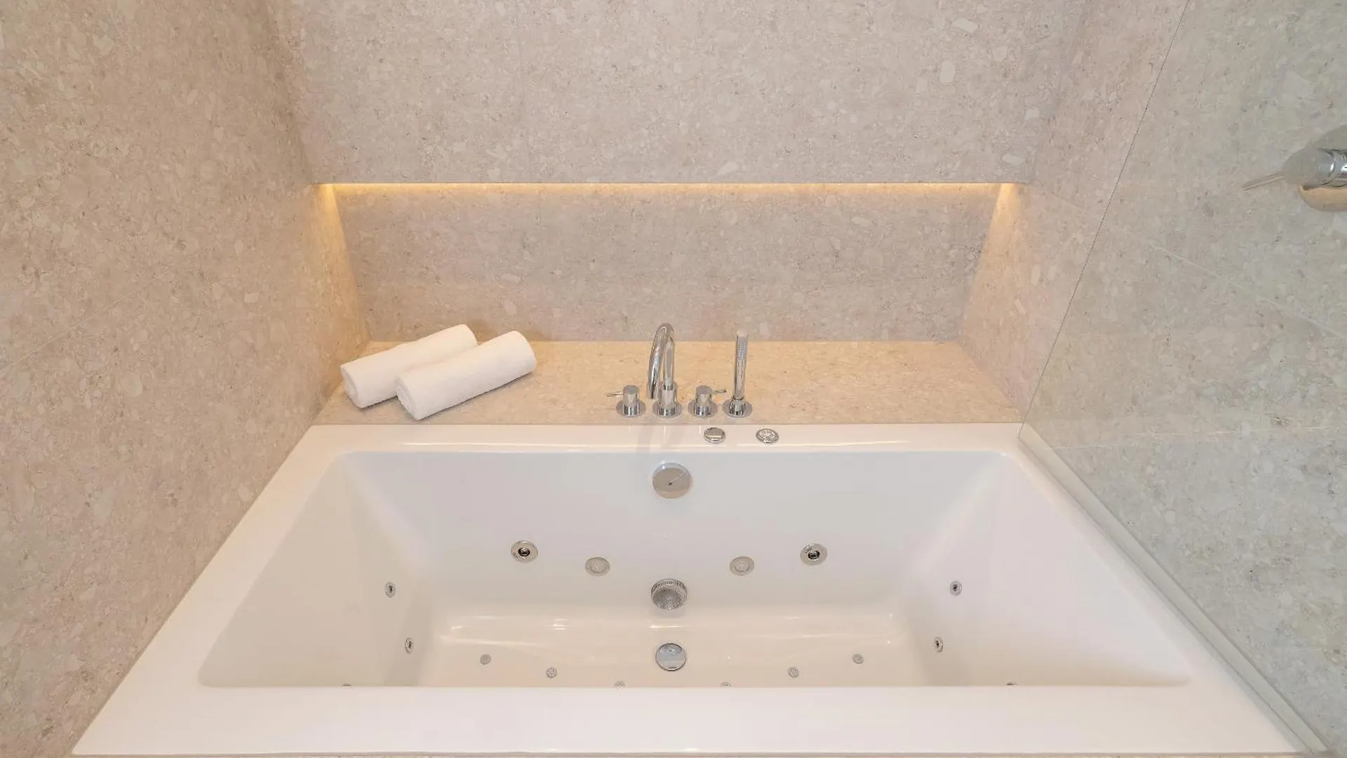 Slowackiego Elegant Apartment Krakow By Noclegi Renters 0*,  Lengyelország