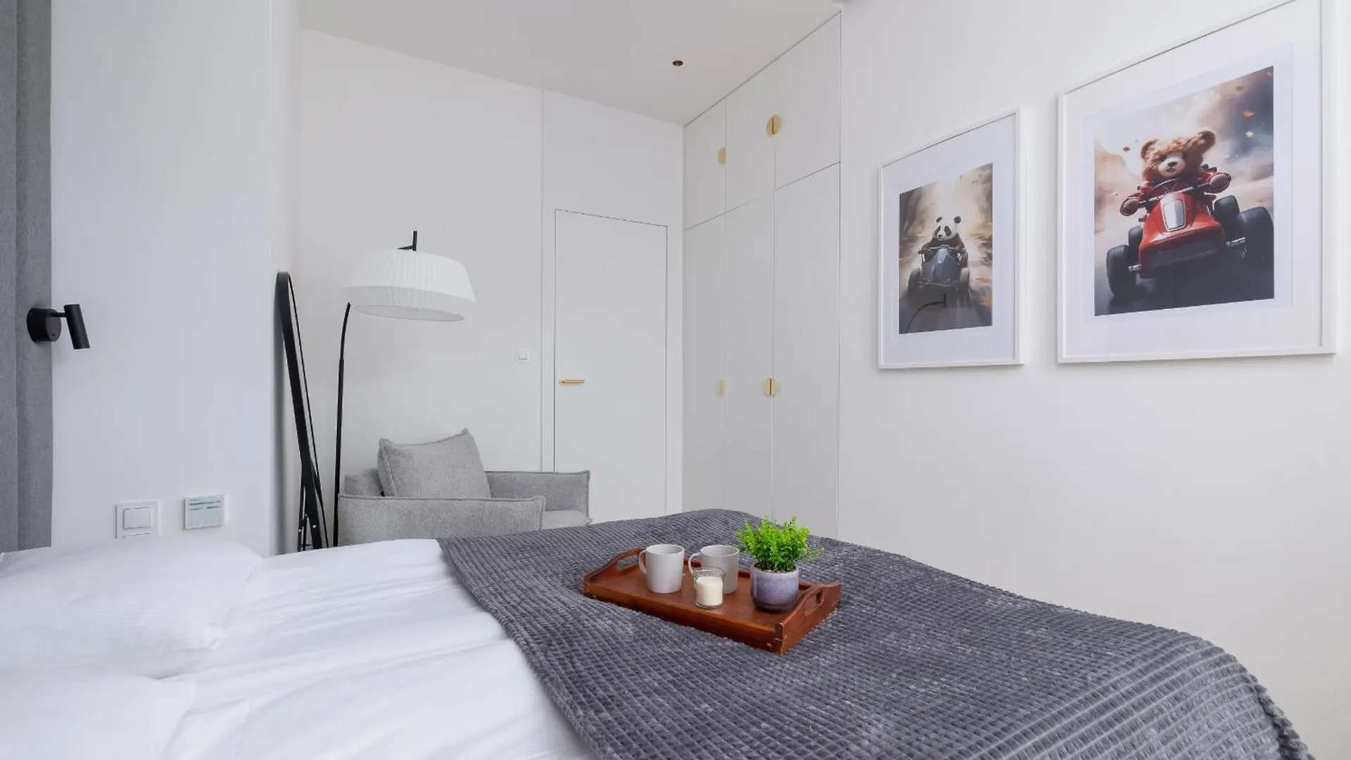 Slowackiego Elegant Apartment Krakow By Noclegi Renters